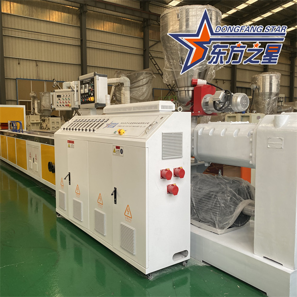 ​Om PVC-trä-plastkompositpanelutrustning