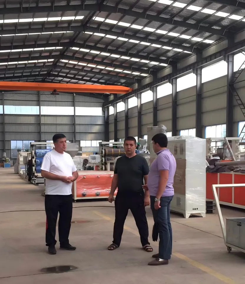 East star Plastic Machinery säkrar order från Georgia för multifunktionell produktionslinje för flexibel PVC-gardin